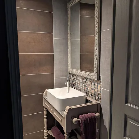Petite Capot Apartment *
